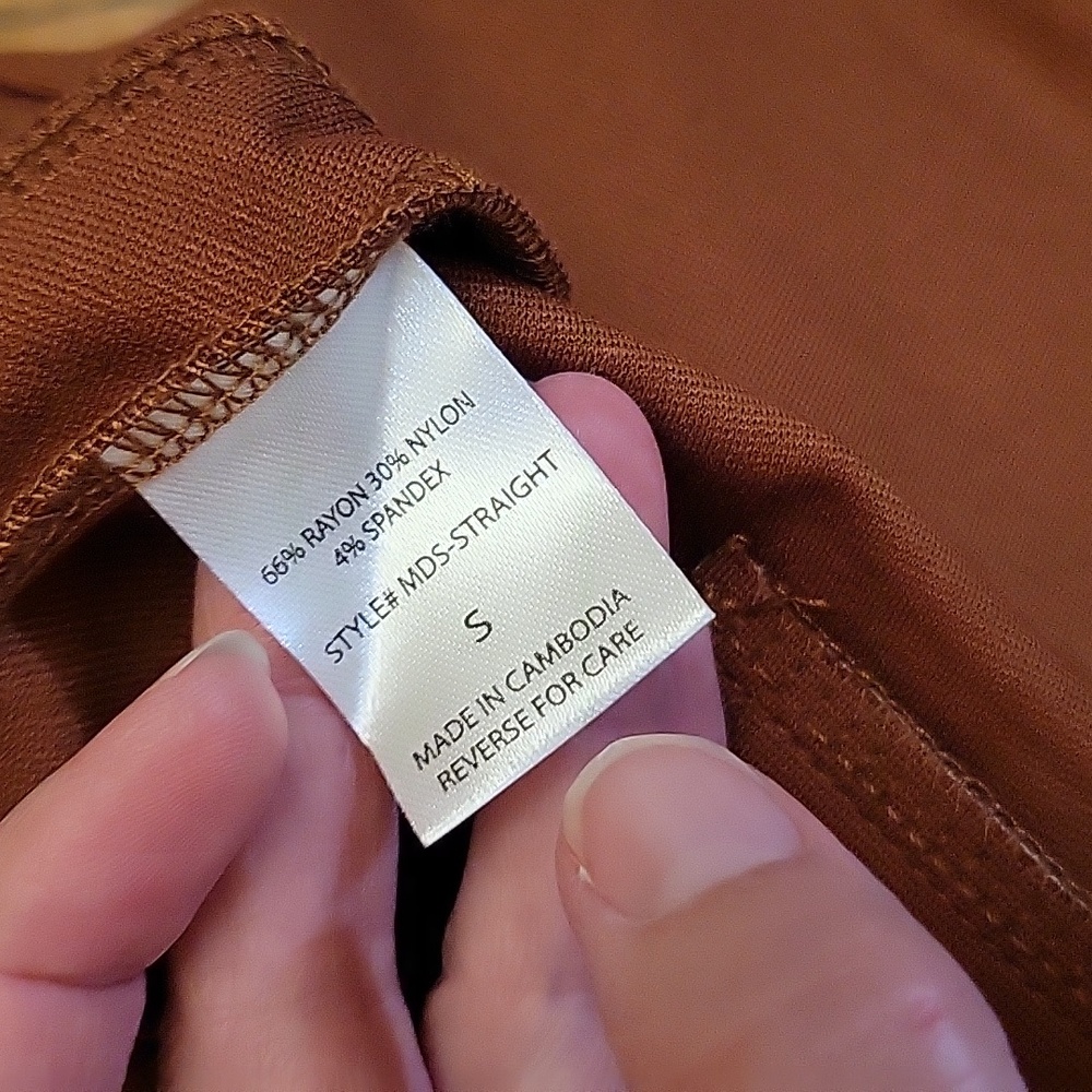 Dear Scarlett | Magic Straight Slim Pull On Pants in Rust - Size Small - Picture 8 of 9